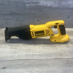 DEWALT DW938 18V Cordless Reciprocating Saw Tool Only Tested Working
